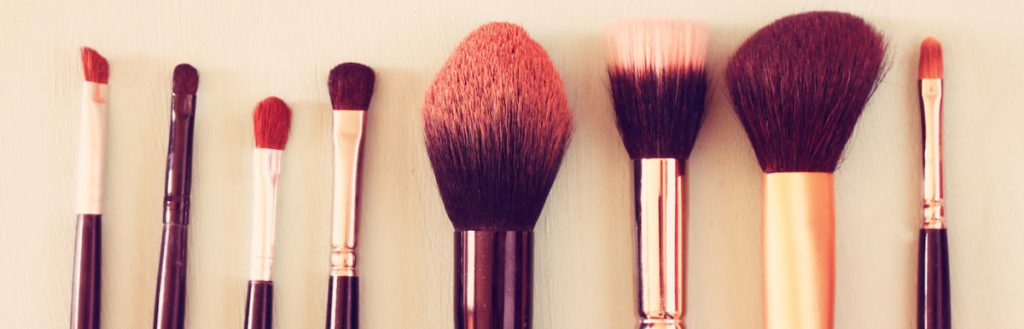 HowToCleanYourMakeupBrushesNaturally-1400x450