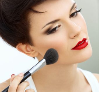 Lenyűgöző sminket szeretnél? Kerüld EZEKET a hibákat!