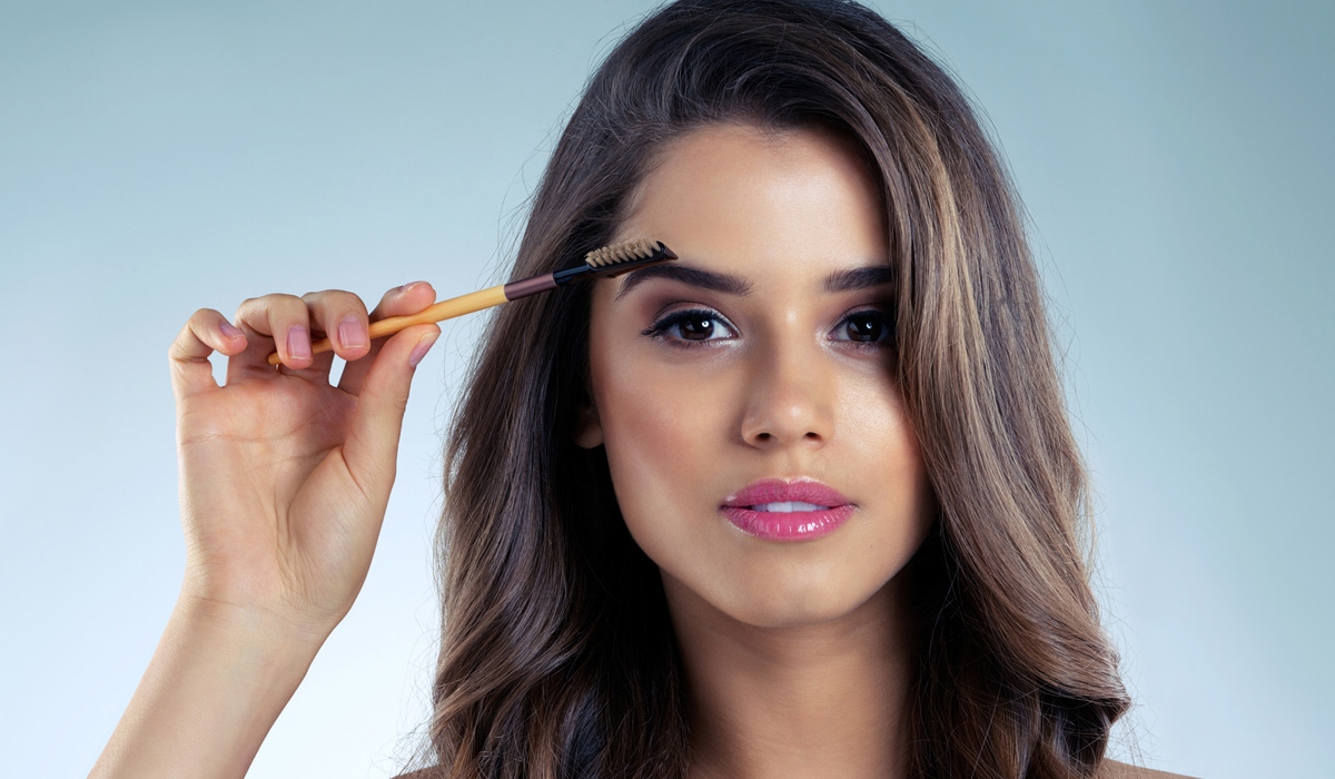 Körömápolás: Hogyan tartsuk körmeinket egészségesek és mentesen a sérülésektől?