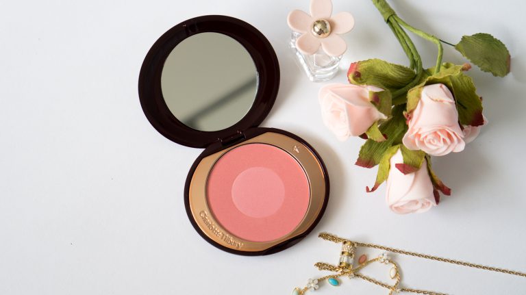 A műszempillák gondozása és eltávolítása